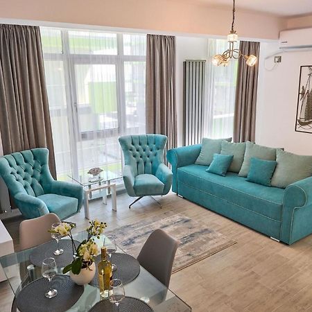 Seastar Apartment - Spa N Pools Beach Resort Mamaia Esterno foto