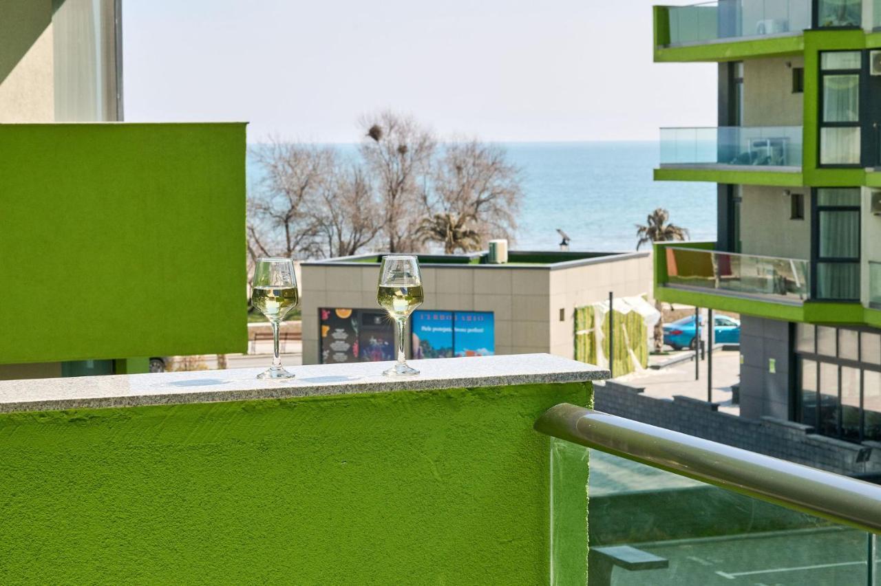 Seastar Apartment - Spa N Pools Beach Resort Mamaia Esterno foto