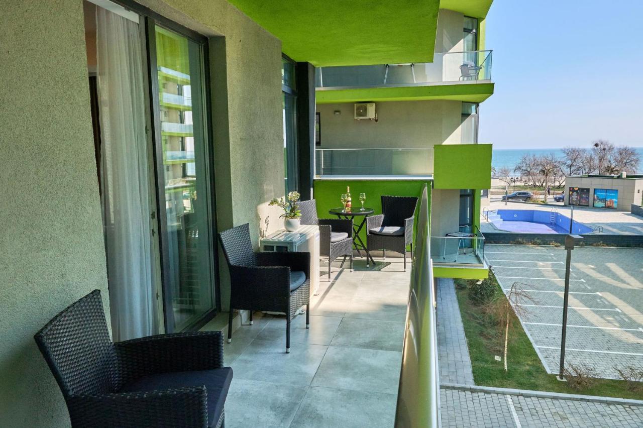 Seastar Apartment - Spa N Pools Beach Resort Mamaia Esterno foto