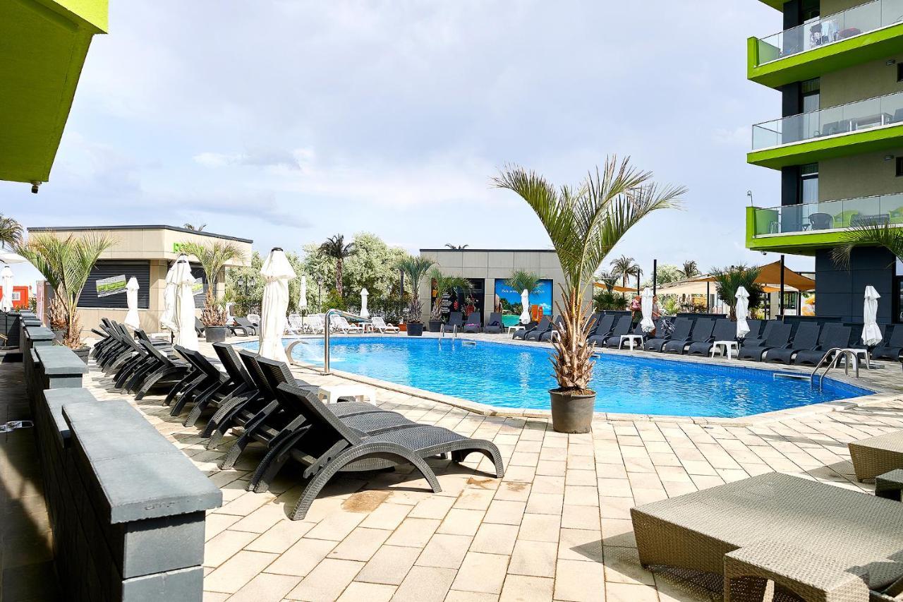 Seastar Apartment - Spa N Pools Beach Resort Mamaia Esterno foto