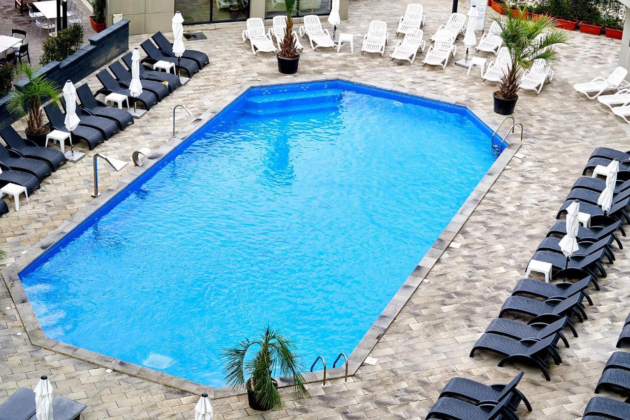 Seastar Apartment - Spa N Pools Beach Resort Mamaia Esterno foto