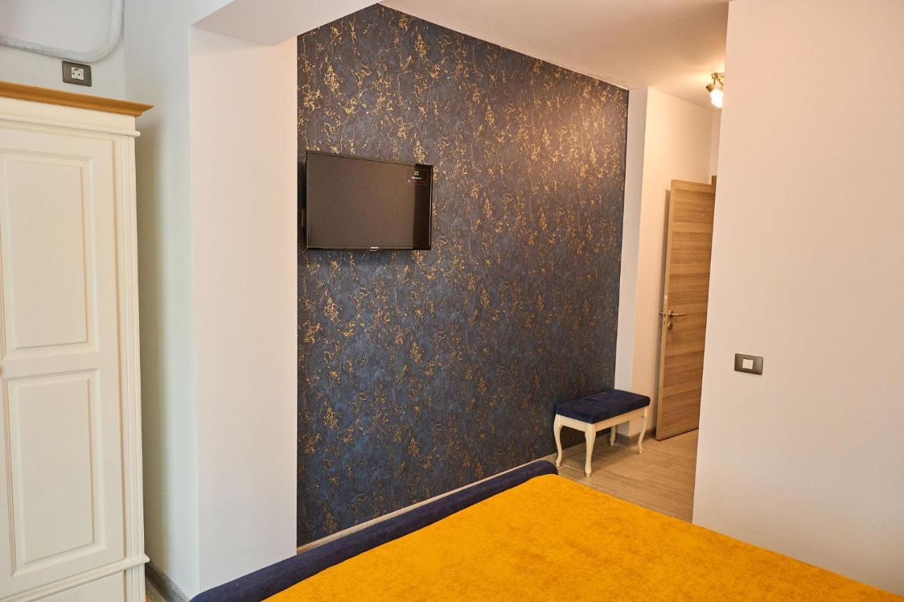 Seastar Apartment - Spa N Pools Beach Resort Mamaia Esterno foto