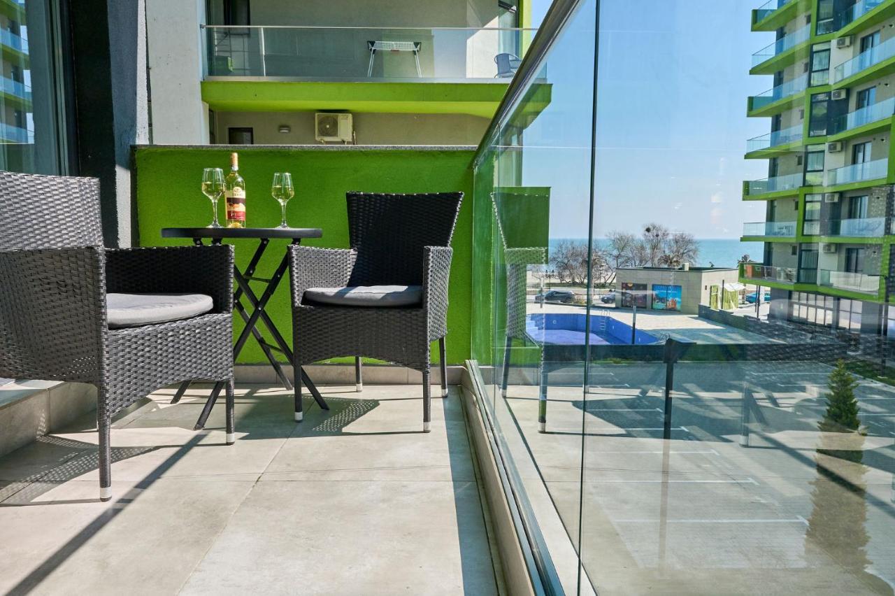 Seastar Apartment - Spa N Pools Beach Resort Mamaia Esterno foto