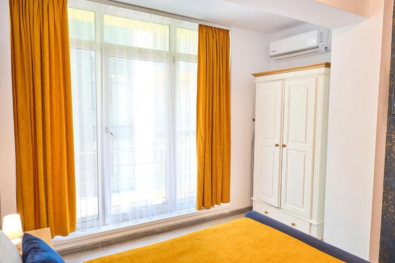 Seastar Apartment - Spa N Pools Beach Resort Mamaia Esterno foto
