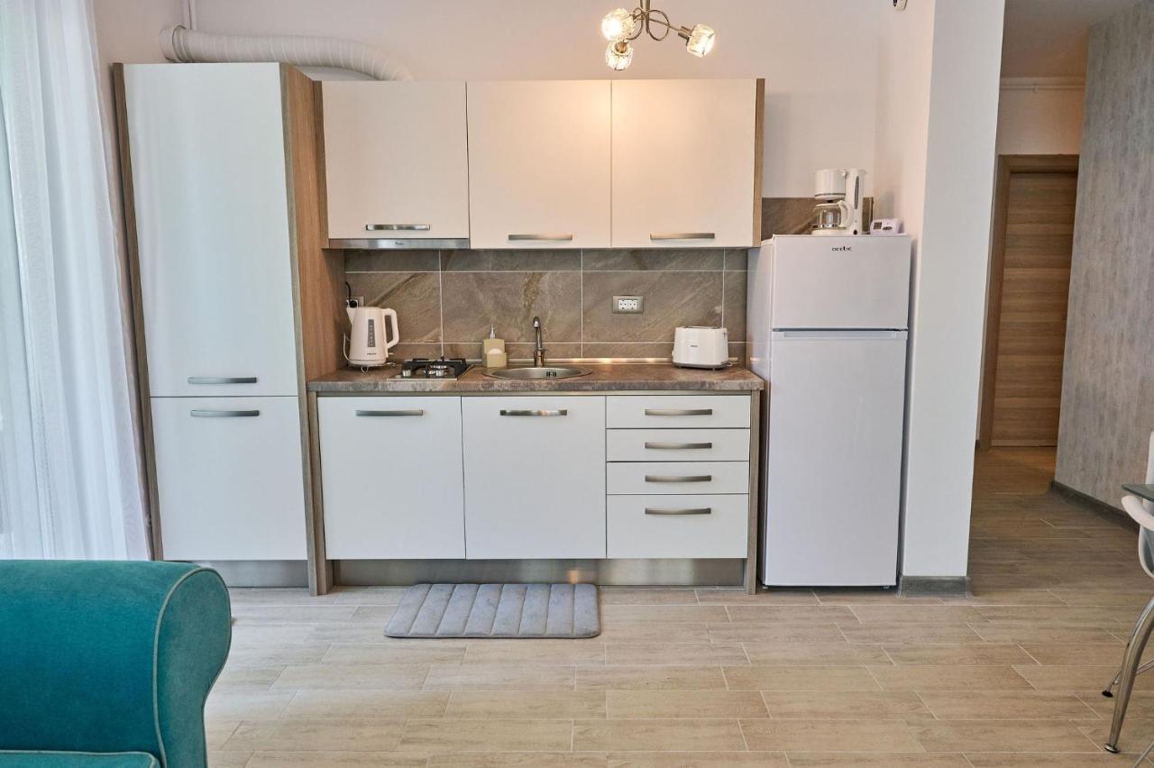 Seastar Apartment - Spa N Pools Beach Resort Mamaia Esterno foto