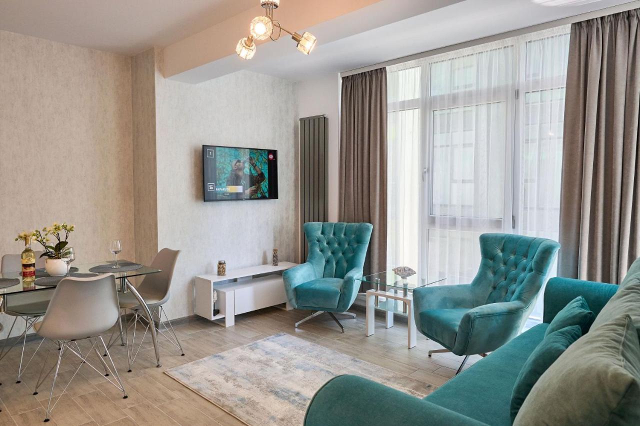 Seastar Apartment - Spa N Pools Beach Resort Mamaia Esterno foto