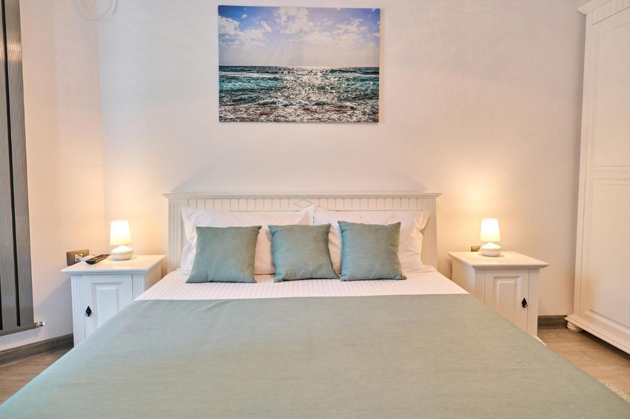 Seastar Apartment - Spa N Pools Beach Resort Mamaia Esterno foto